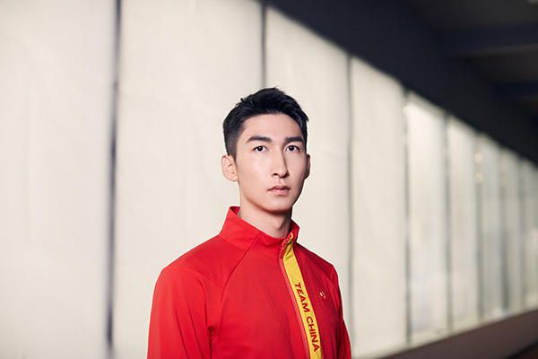 　　　　人类寻觅缔造者工程师，却拿工程师的遗骸做尝试。